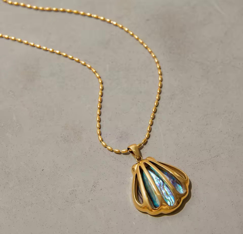 Clamshell Pendant