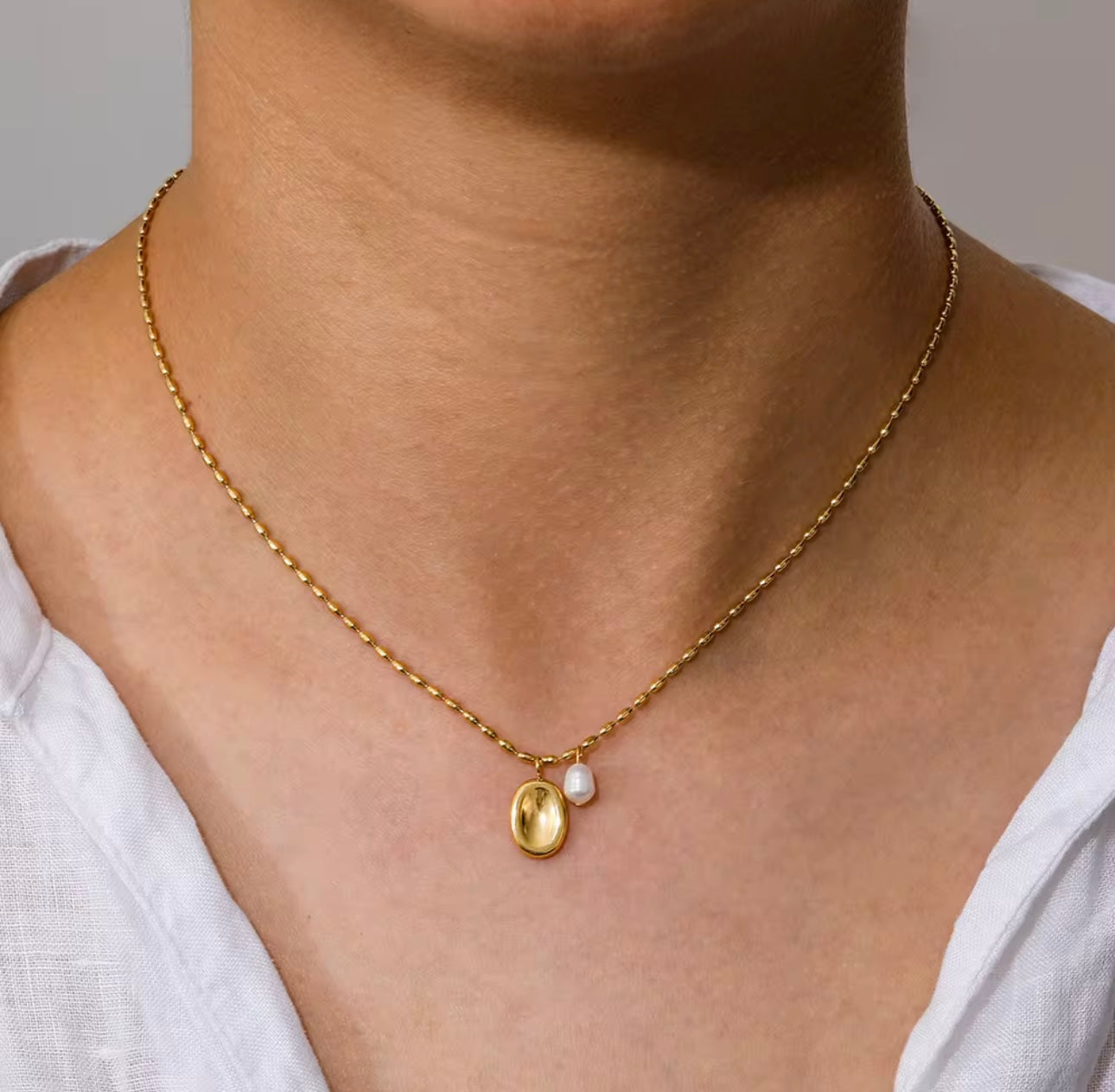 Vivian Pearl Pendant